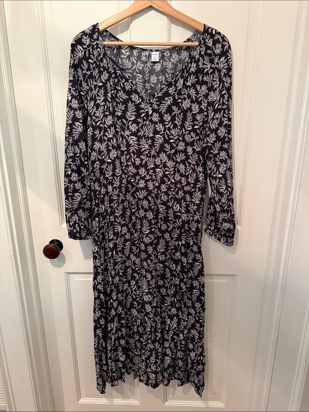 Old Navy Black Dress with White Leaf Print — V-Neck Long Sleeve
